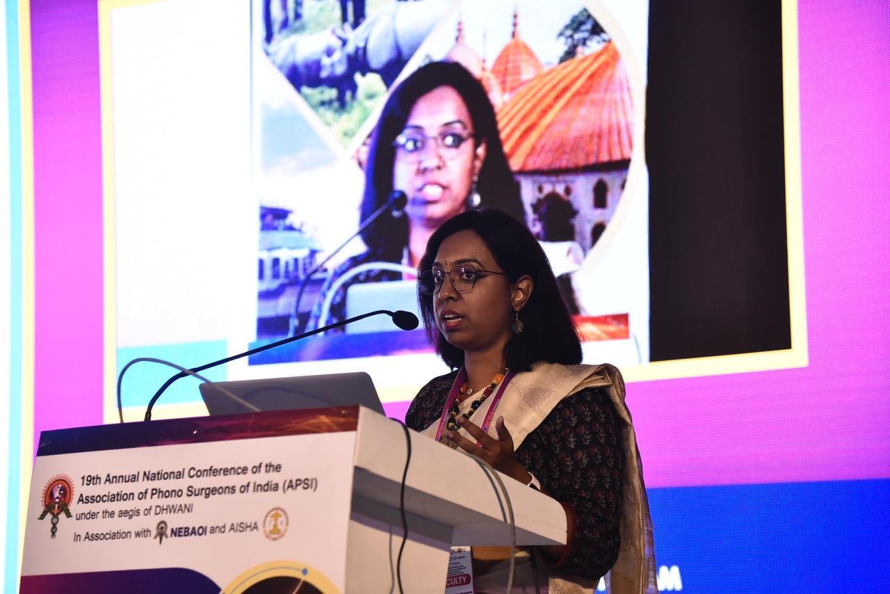 Dr. Raghavi Vishnu Prasanna speaking on spasmodic dysphonia at Phonocon 2024, Guwahati